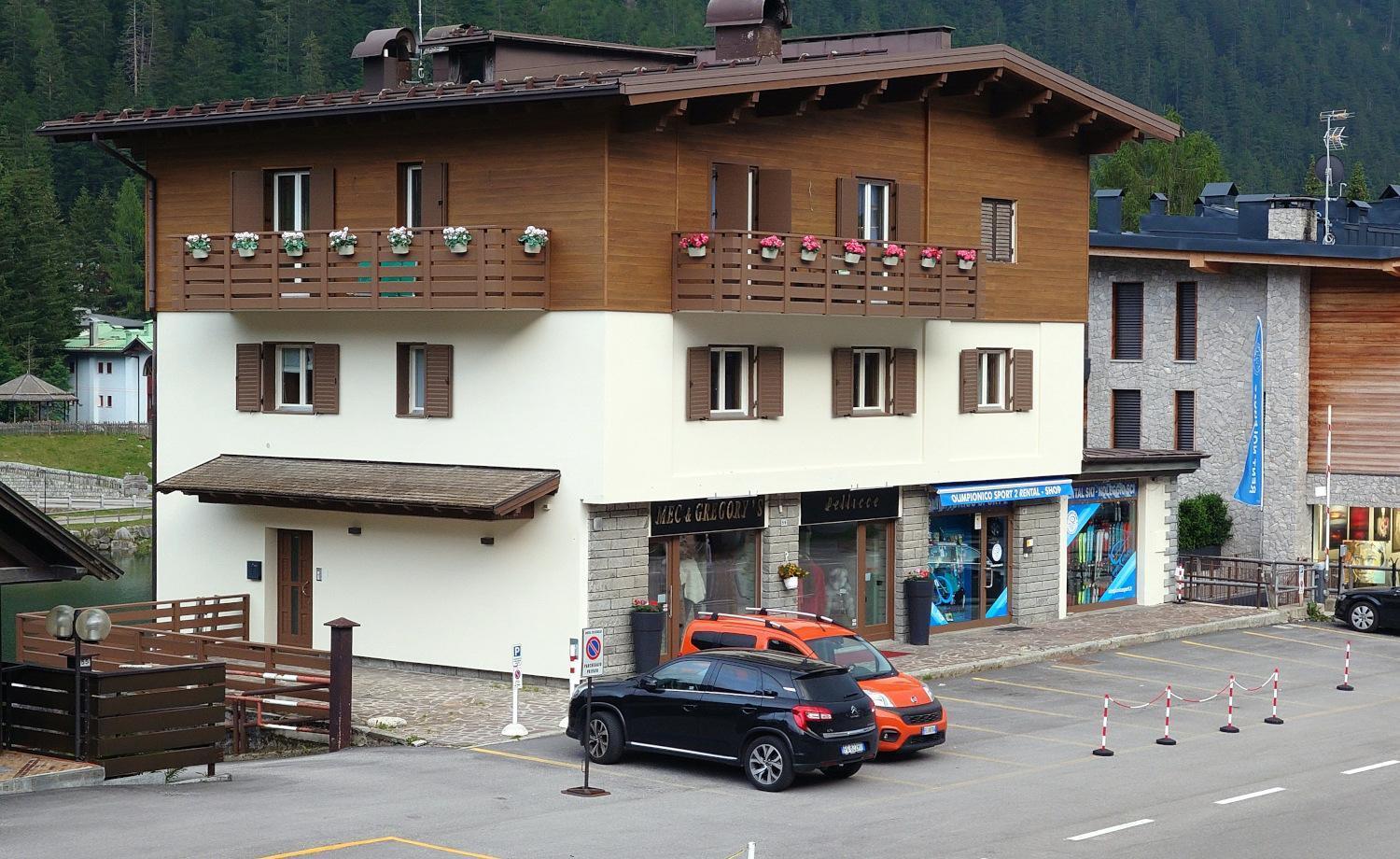 Bilocale Centro Paese Con Posto Auto Apartment Madonna di Campiglio Ngoại thất bức ảnh